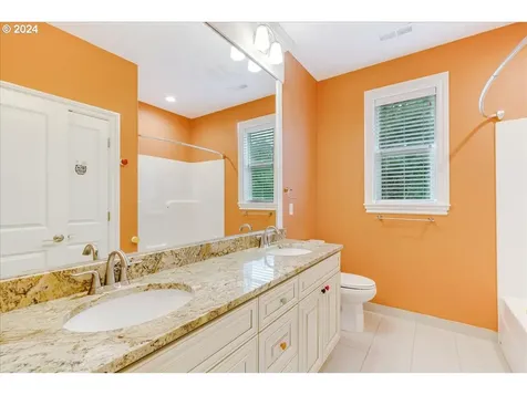 14203 Se Pine Court Portland OR 97233