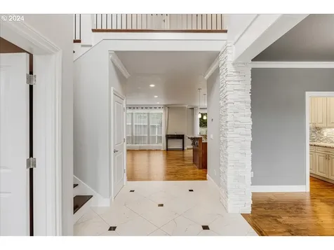 14203 Se Pine Court Portland OR 97233