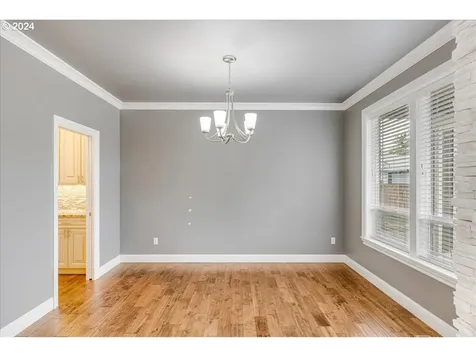 14203 Se Pine Court Portland OR 97233
