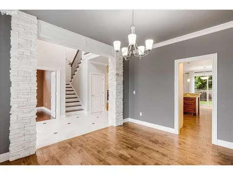 14203 Se Pine Court Portland OR 97233