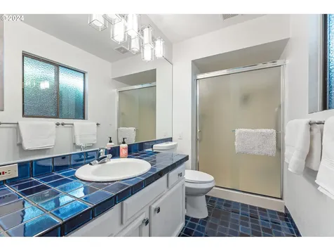 15860 Sw Highland Court Portland OR 97224