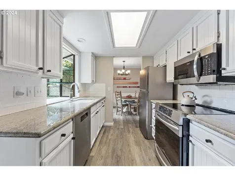 15860 Sw Highland Court Portland OR 97224