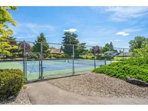15860 Sw Highland Court Portland OR 97224
