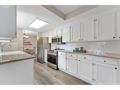 15860 Sw Highland Court Portland OR 97224