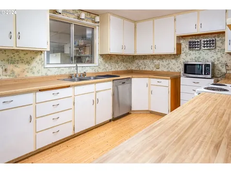 25683 Perkins Road Veneta OR 97487