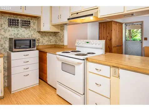 25683 Perkins Road Veneta OR 97487