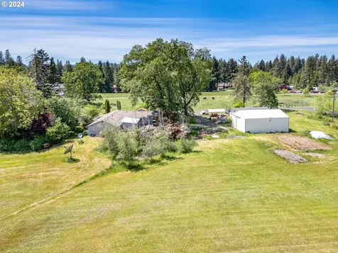 25683 Perkins Road Veneta OR 97487