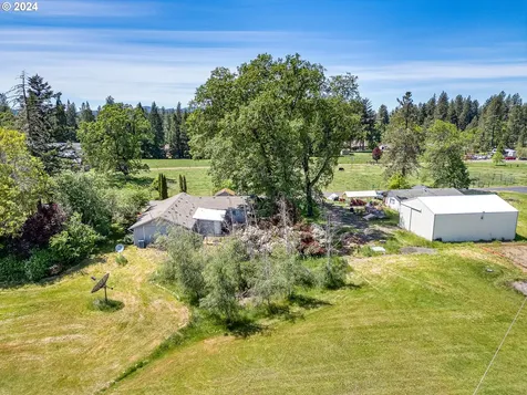 25683 Perkins Road Veneta OR 97487