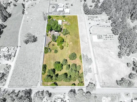 25683 Perkins Road Veneta OR 97487