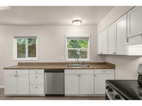 8727 N Washburne Avenue Portland OR 97217