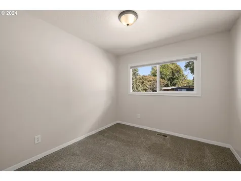 8727 N Washburne Avenue Portland OR 97217