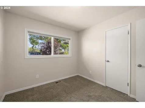 8727 N Washburne Avenue Portland OR 97217