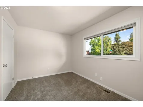 8727 N Washburne Avenue Portland OR 97217