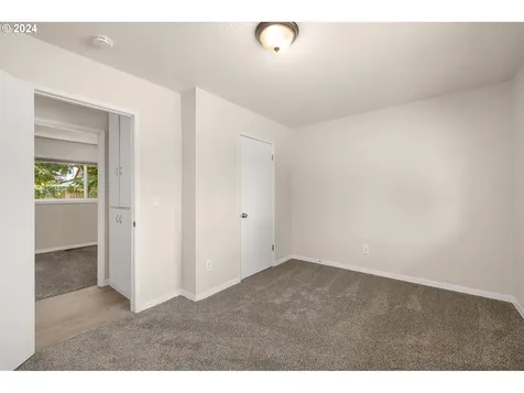 8727 N Washburne Avenue Portland OR 97217