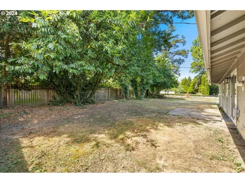 8727 N Washburne Avenue Portland OR 97217