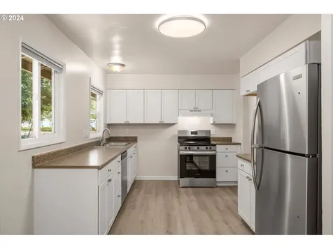 8727 N Washburne Avenue Portland OR 97217