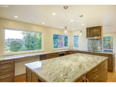 2111 NW 138th Street Vancouver WA 98685
