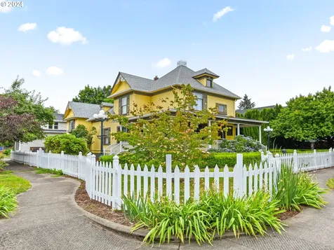 1809 C Street Washougal WA 98671