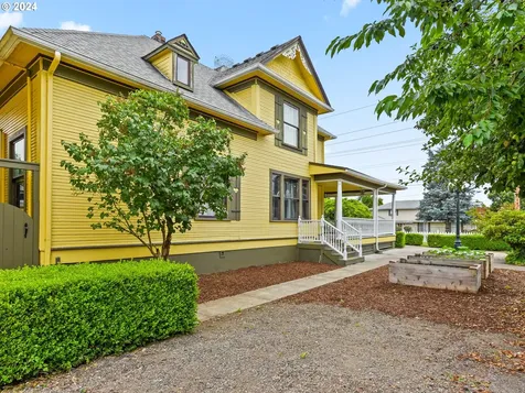 1809 C Street Washougal WA 98671