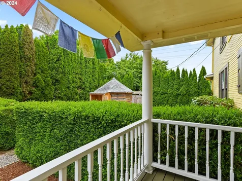 1809 C Street Washougal WA 98671