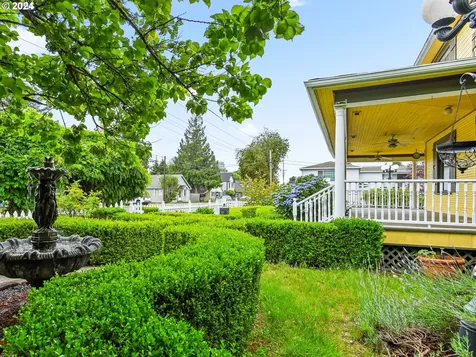1809 C Street Washougal WA 98671