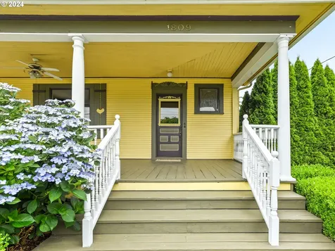 1809 C Street Washougal WA 98671