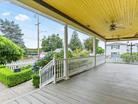 1809 C Street Washougal WA 98671