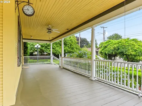 1809 C Street Washougal WA 98671