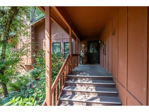 40143 Deerhorn Road Springfield OR 97478