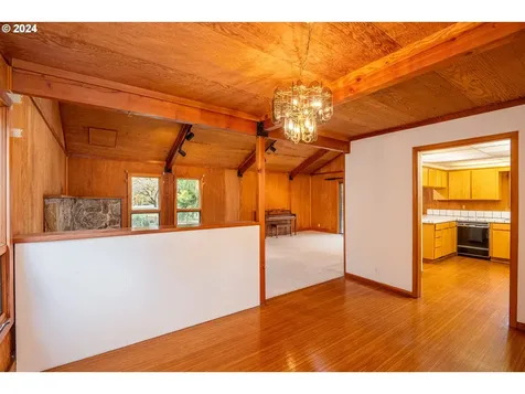 40143 Deerhorn Road Springfield OR 97478