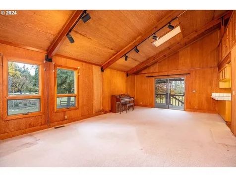 40143 Deerhorn Road Springfield OR 97478