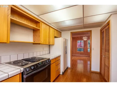 40143 Deerhorn Road Springfield OR 97478