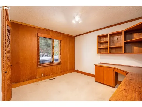 40143 Deerhorn Road Springfield OR 97478