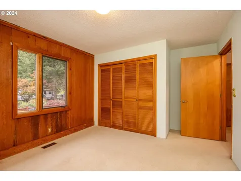 40143 Deerhorn Road Springfield OR 97478