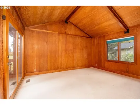 40143 Deerhorn Road Springfield OR 97478
