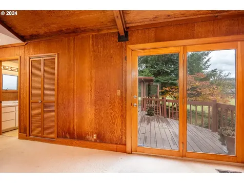 40143 Deerhorn Road Springfield OR 97478