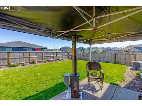 2301 Halter Drive Woodburn OR 97071