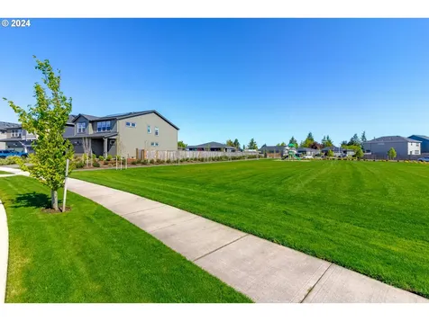 2301 Halter Drive Woodburn OR 97071
