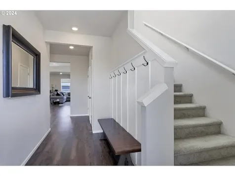2301 Halter Drive Woodburn OR 97071