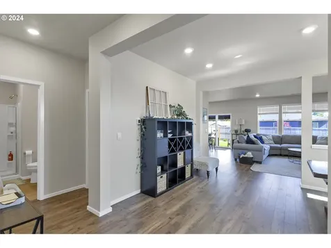 2301 Halter Drive Woodburn OR 97071