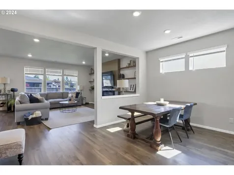 2301 Halter Drive Woodburn OR 97071