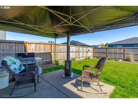 2301 Halter Drive Woodburn OR 97071