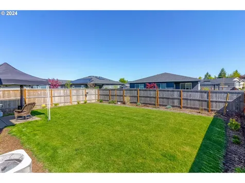 2301 Halter Drive Woodburn OR 97071