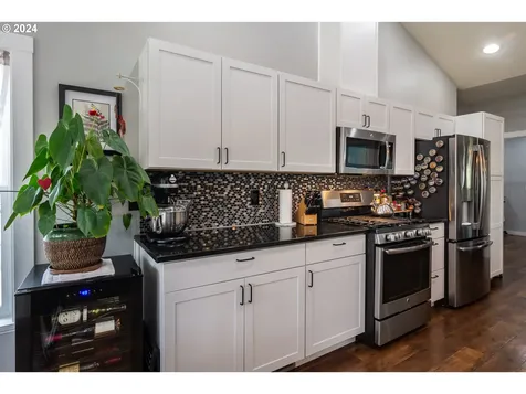 525 Oak Street Oakland OR 97462