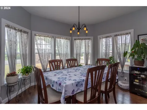 525 Oak Street Oakland OR 97462