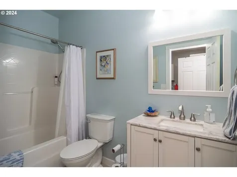 525 Oak Street Oakland OR 97462
