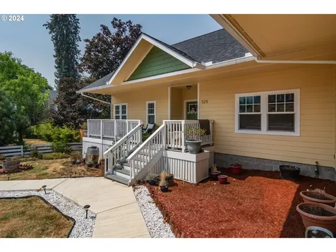 525 Oak Street Oakland OR 97462