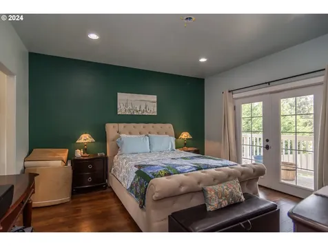 525 Oak Street Oakland OR 97462