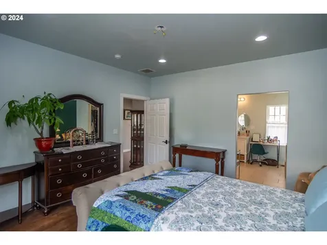 525 Oak Street Oakland OR 97462