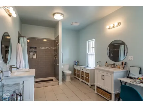 525 Oak Street Oakland OR 97462